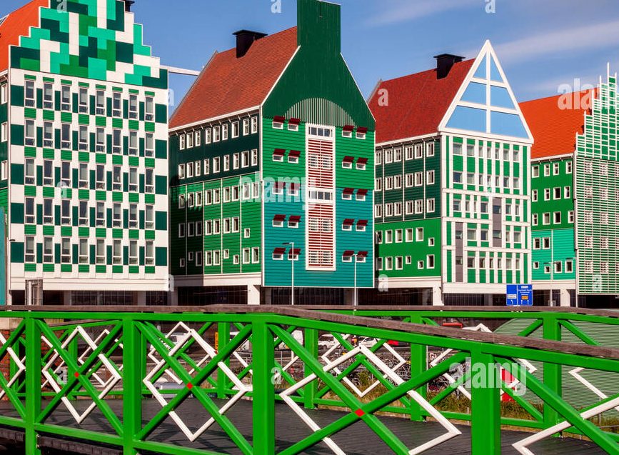 Cuales es la peculiaridad de la arquitectura y el urbanismo de la ciudad de Zaandam en los Países Bajos